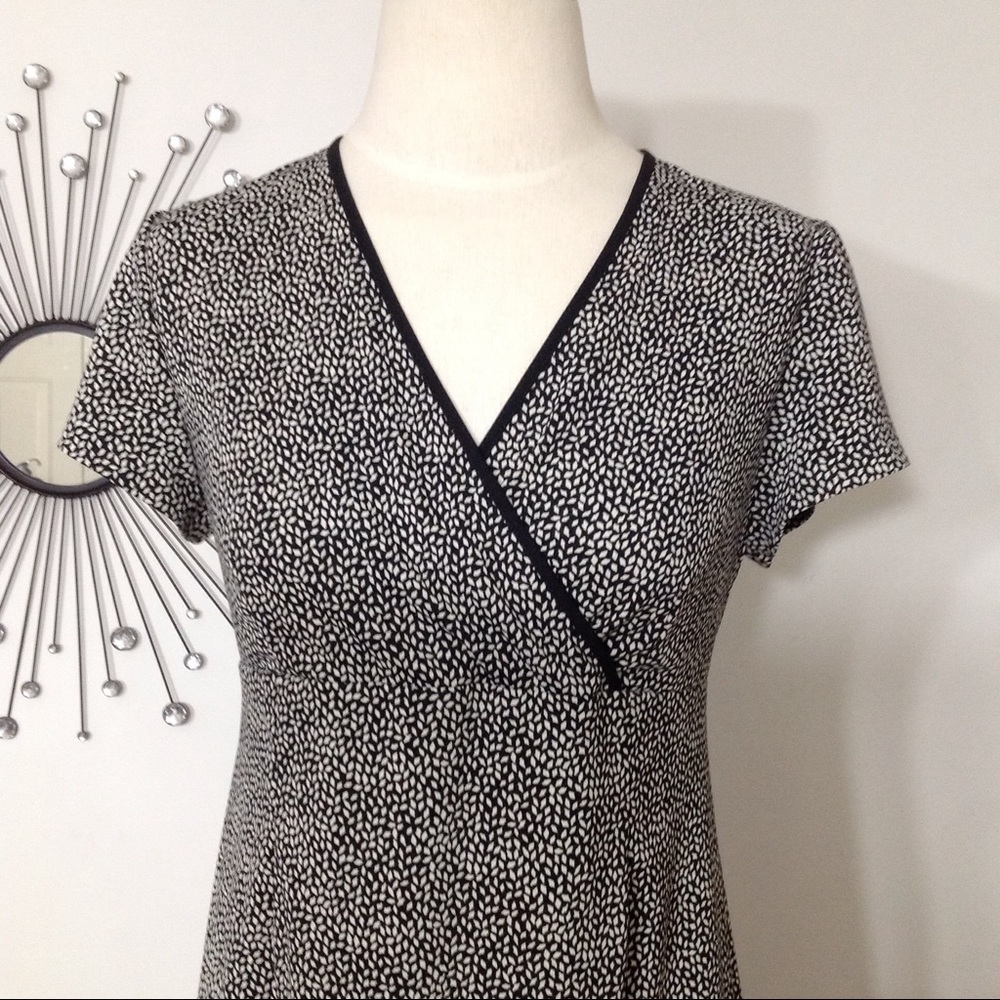 Motherhood Maternity Short Sleeve V-neck Dress - Picture 2 of 8